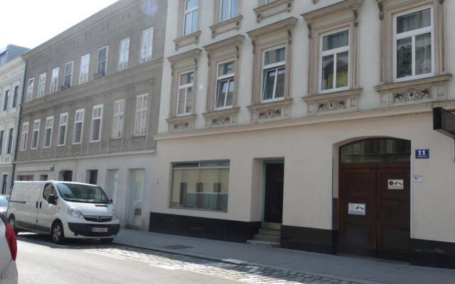Отель Debo Apartments Westbahnhof Австрия, Вена - отзывы, цены и фото номеров - забронировать отель Debo Apartments Westbahnhof онлайн вид на фасад