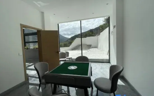 VALATOMS Van Latu Chuyi Homestay (Kangding)