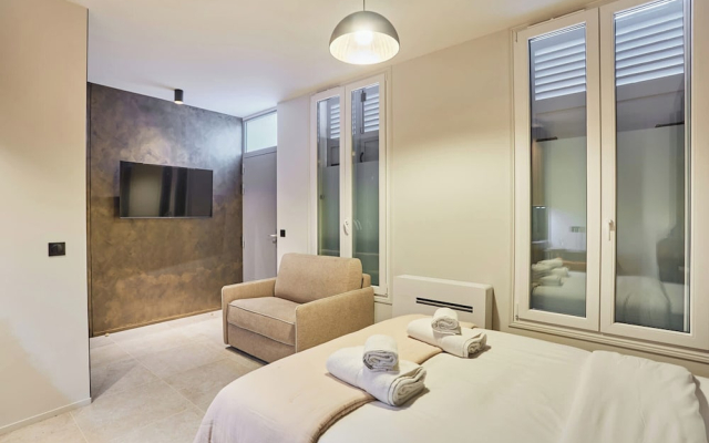 Suite Premium Facing the Chateau de Vincennes