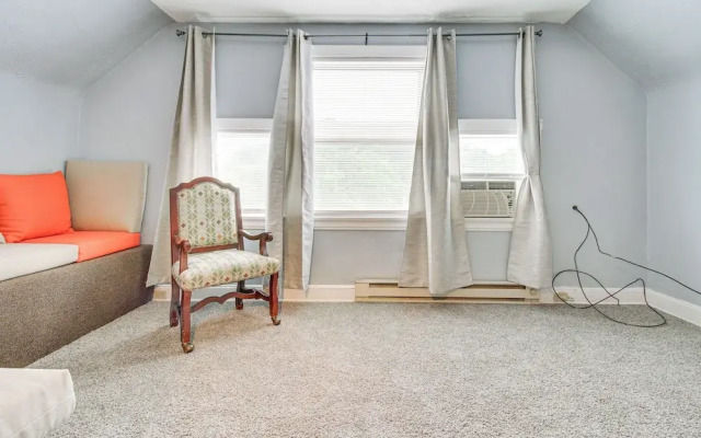 Pet-friendly Cincinnati Apt: 5 Mi to Downtown!