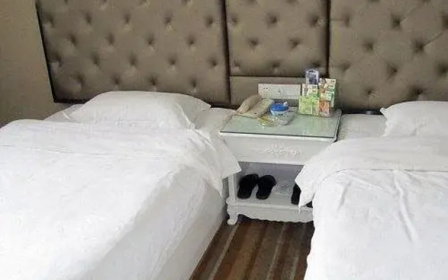 Fuyang Jade Theme Hotel