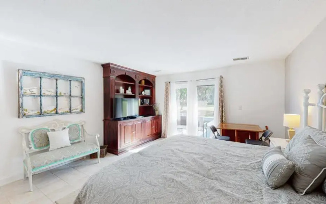 729 Queens Grant