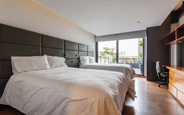 319-PH Luxury 3BR Duplex PH