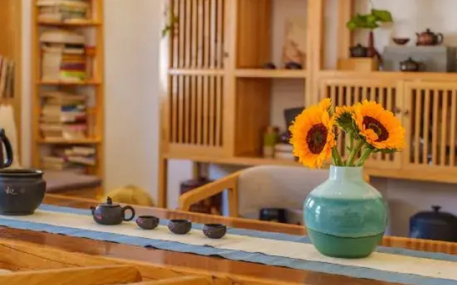 Huachengju View Guesthouse
