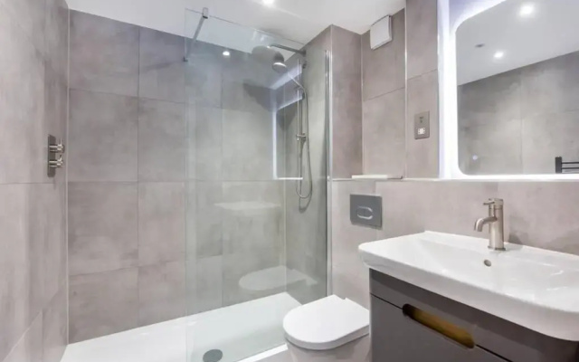 2 Bedroom Penthouse - Large Balcony - Minster View