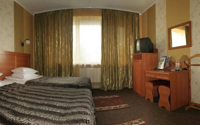 Нтон Отель