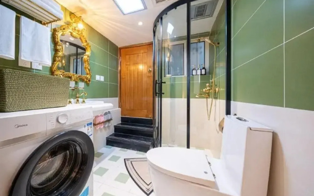 Shanghai Hills& Well-time MCM Family B&B