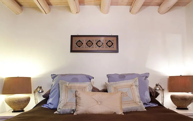 Casa de Tres Lunas
