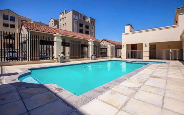 2 Bedroom Mountain View Penthouse Century City