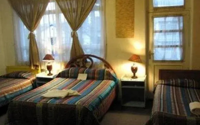 Hotel Folklore