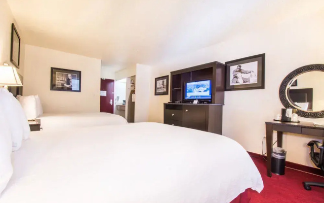 Sooner Legends Inn & Suites