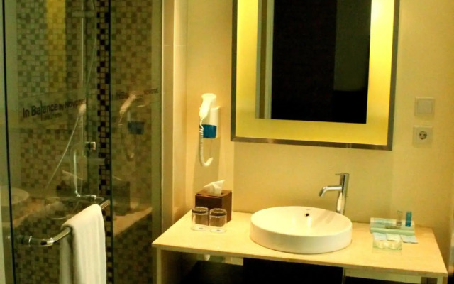 Отель Courtyard by Marriott Manado