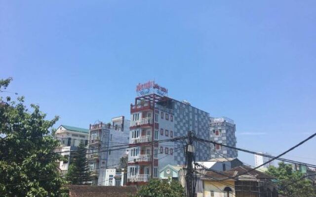 Отель Hong Thien Backpackers Hotel Вьетнам, Хюэ - отзывы, цены и фото номеров - забронировать отель Hong Thien Backpackers Hotel онлайн вид на фасад