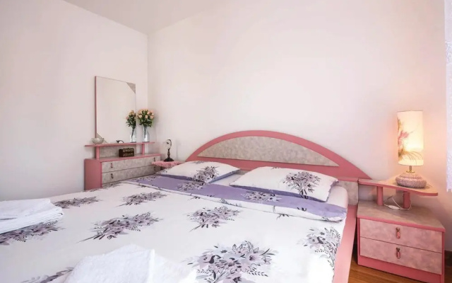 Beautiful Home in Pula With Wifi and 2 Bedrooms