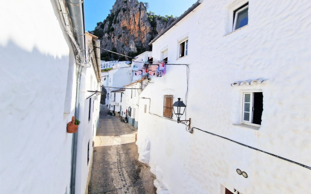 EL BÚCARO. Las Puertitas Rojas