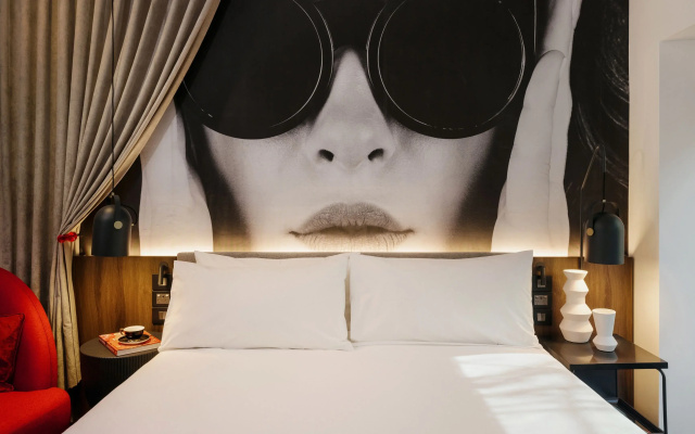 Hotel Indigo Melbourne on Flinders by IHG