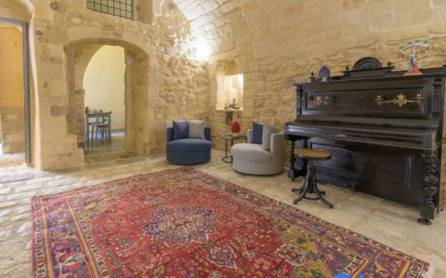 P43 Sicilian Suites