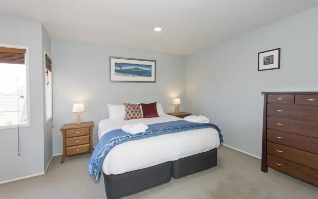 Large Mission Bay Apartment