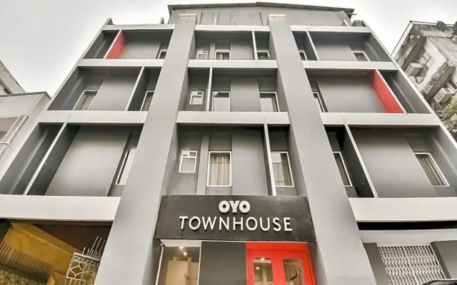 OYO Townhouse 182 Menka