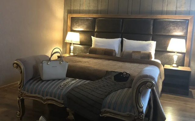 Green Queen Hotel
