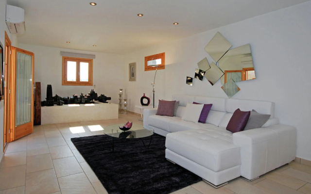 Modern Holiday Home With Private Swimming Pool