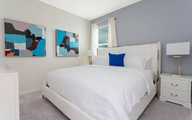 Large themed bedroom home near Disney