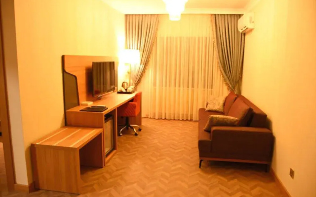 Ak Life Hotel
