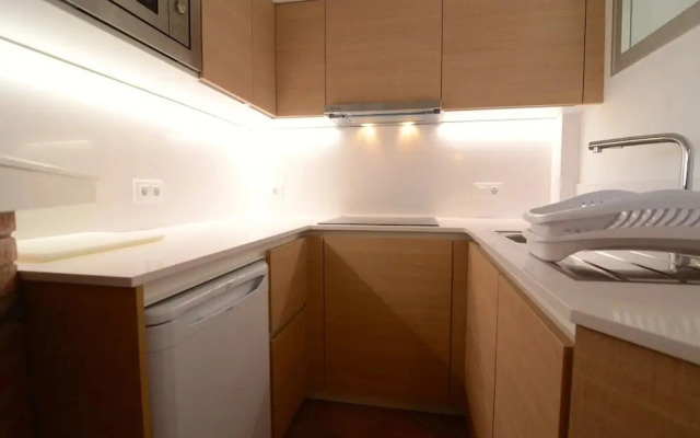 Apartment Near Town With 2 Rooms