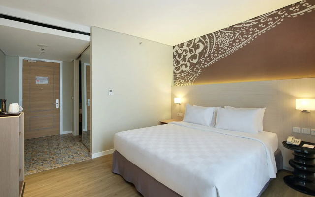 Mercure Solo