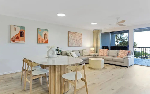 Riverdance Apt 6