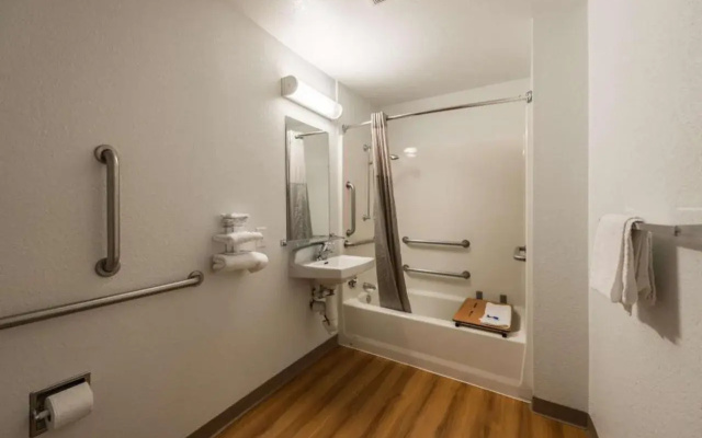 Motel 6 Reno - Virginia Plumb