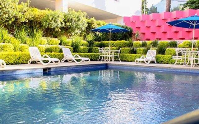 Comfort Inn Monterrey Valle In Monterrey Mexico From 68 Photos