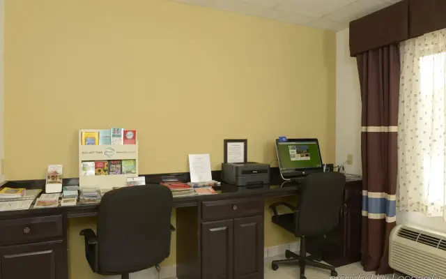 Holiday Inn Express & Suites Wilson-Downtown by IHG