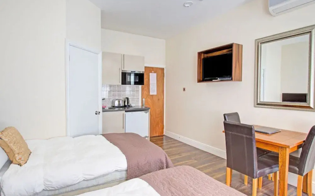 Elegant Apartment in London near Thames River