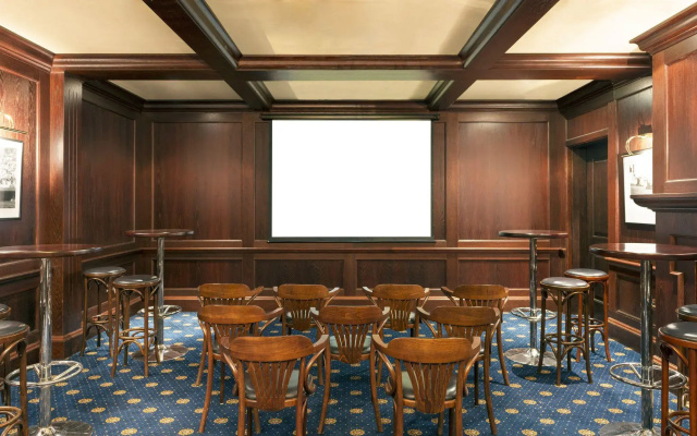 Отель Four Points by Sheraton Bur Dubai