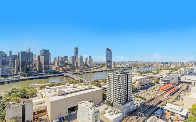 Luxury 2bed South Brisbane Qsb038