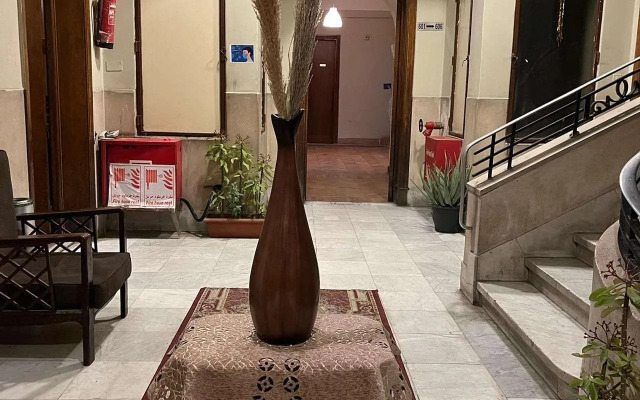 Nitocrisse Hotel