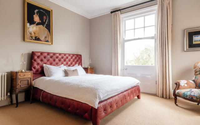 Beautiful 5 Bedroom Home in Evesham