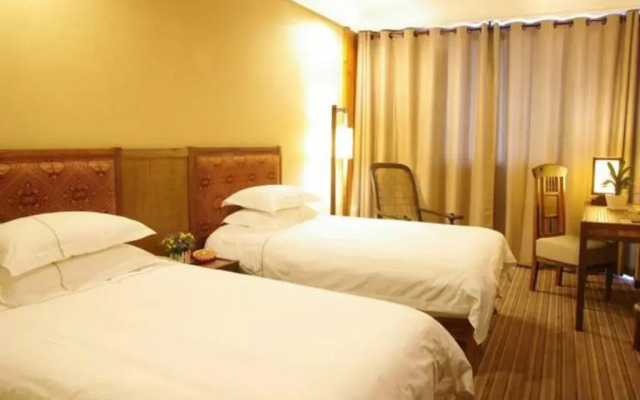 Sunshine 100 You Tan Hotel