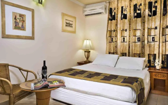 Melony Hotel