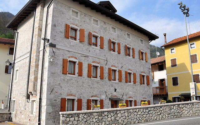 Отель Albergo Diffuso - Cjasa Fantin Корденонс вид на фасад