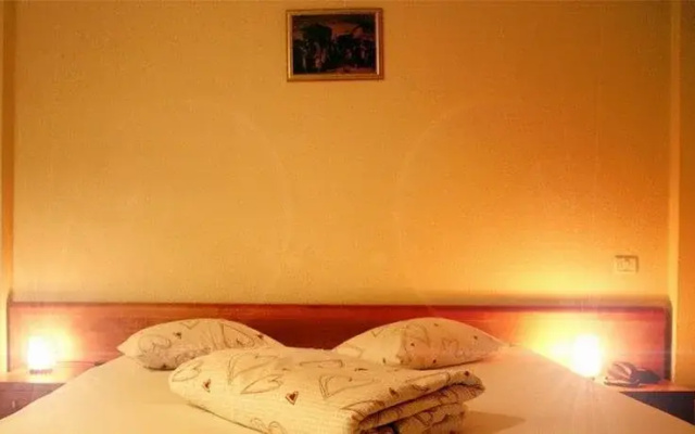 Alma Hotel