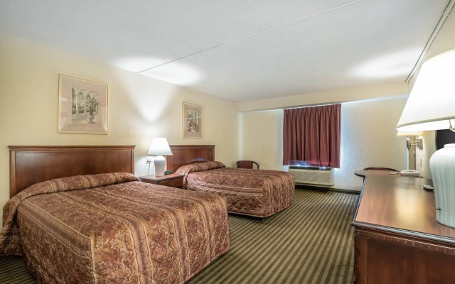 Econo Lodge Inn & Suites Binghamton