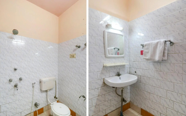 OYO 76542 Joyguru Guest House