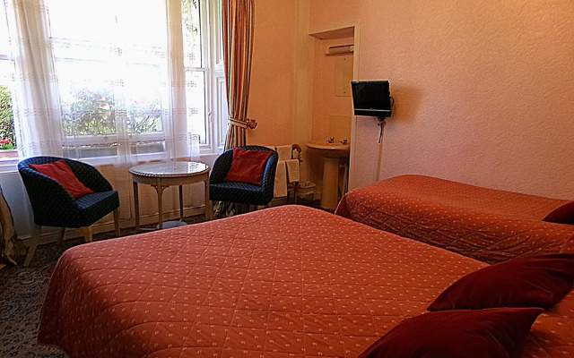 Averon  Guest House