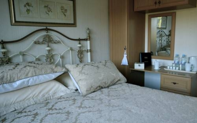 Black Firs Guesthouse