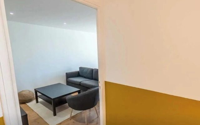 Private Room in a Shared Flat - Lyon 8e