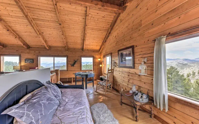 Secluded Cotopaxi Cabin w/ Panoramic Mtn Views