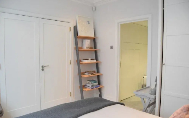 Kensington 2 Bedroom Property
