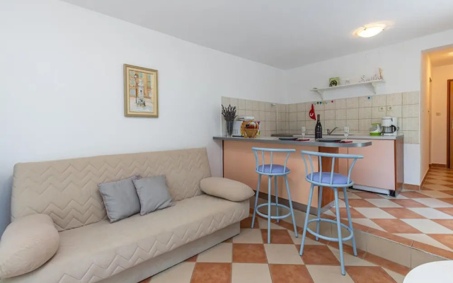 Beautiful Home in Crikvenica With Wifi, 2 Bedrooms and Jacuzzi